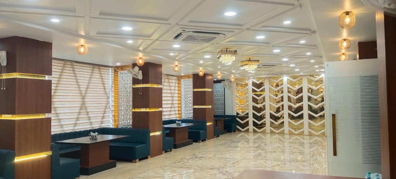 Shri Laxmi Inn Orai Exteriér fotografie